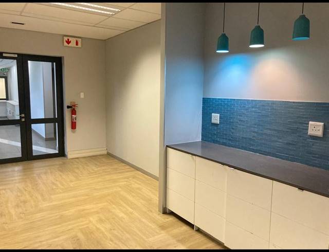 BUSINESS PROPERTY TO RENT IN BOKSBURG NORTH